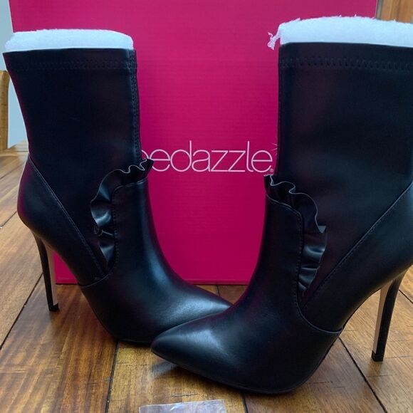 ShoeDazzle Black booties Sz 6 - Picture 1 of 4